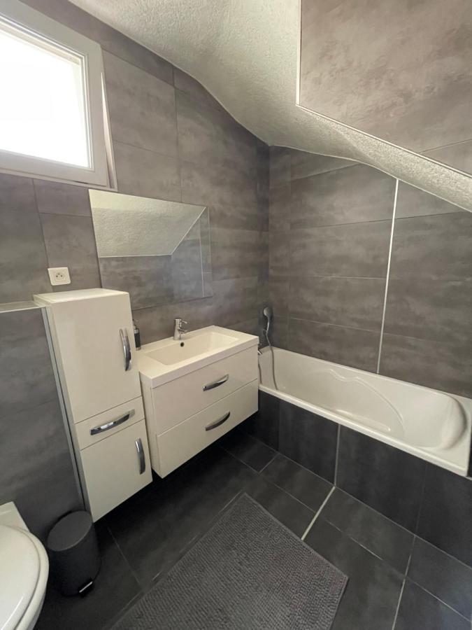 Appartement Bes,, Chaleureux Et Confortable Avec Entree Independante Wittenheim Exterior photo